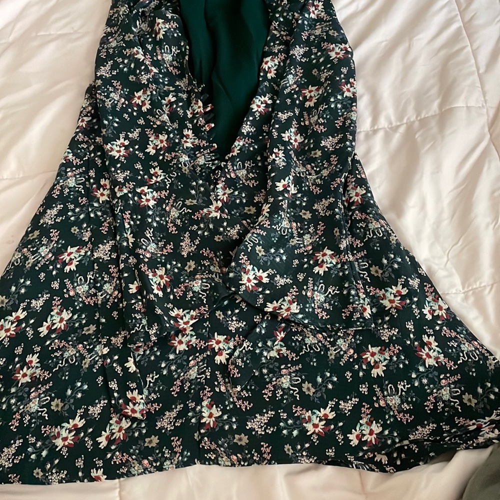 Spring dress - Picture 2 of 4